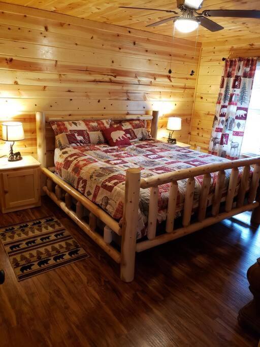 Moonlight Woods Cabin. Beautiful & Relaxing. Villa Sevierville Bagian luar foto
