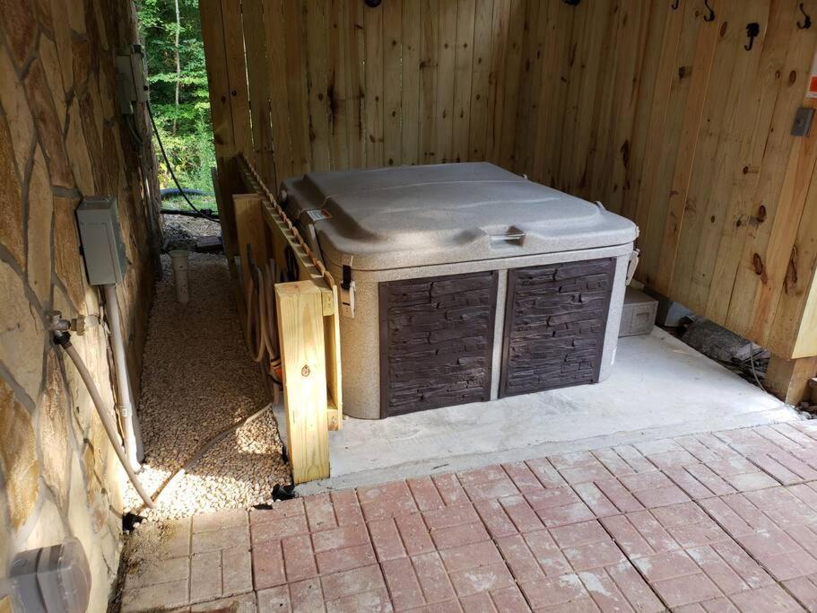 Moonlight Woods Cabin. Beautiful & Relaxing. Villa Sevierville Bagian luar foto