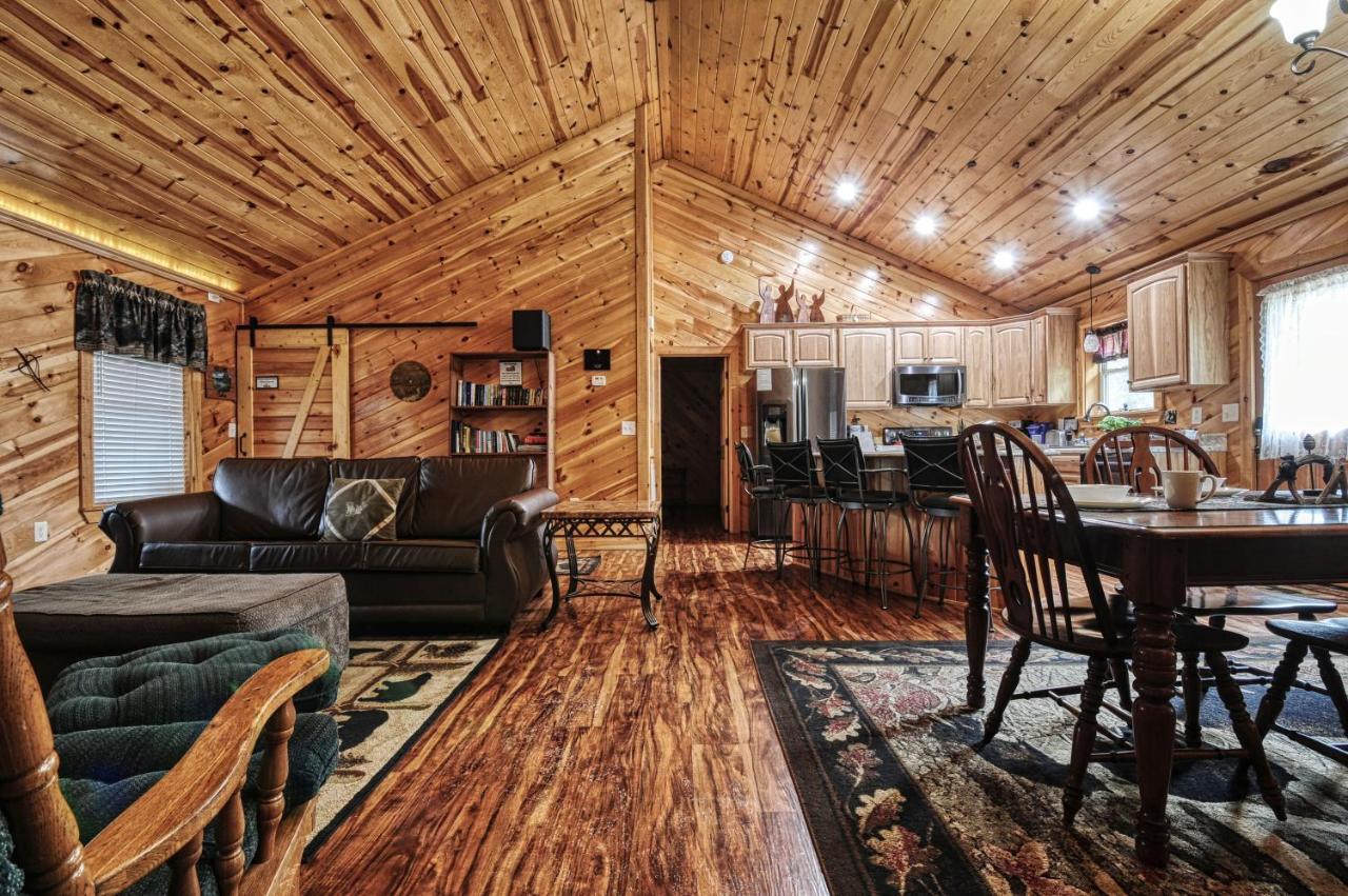 Moonlight Woods Cabin. Beautiful & Relaxing. Villa Sevierville Bagian luar foto