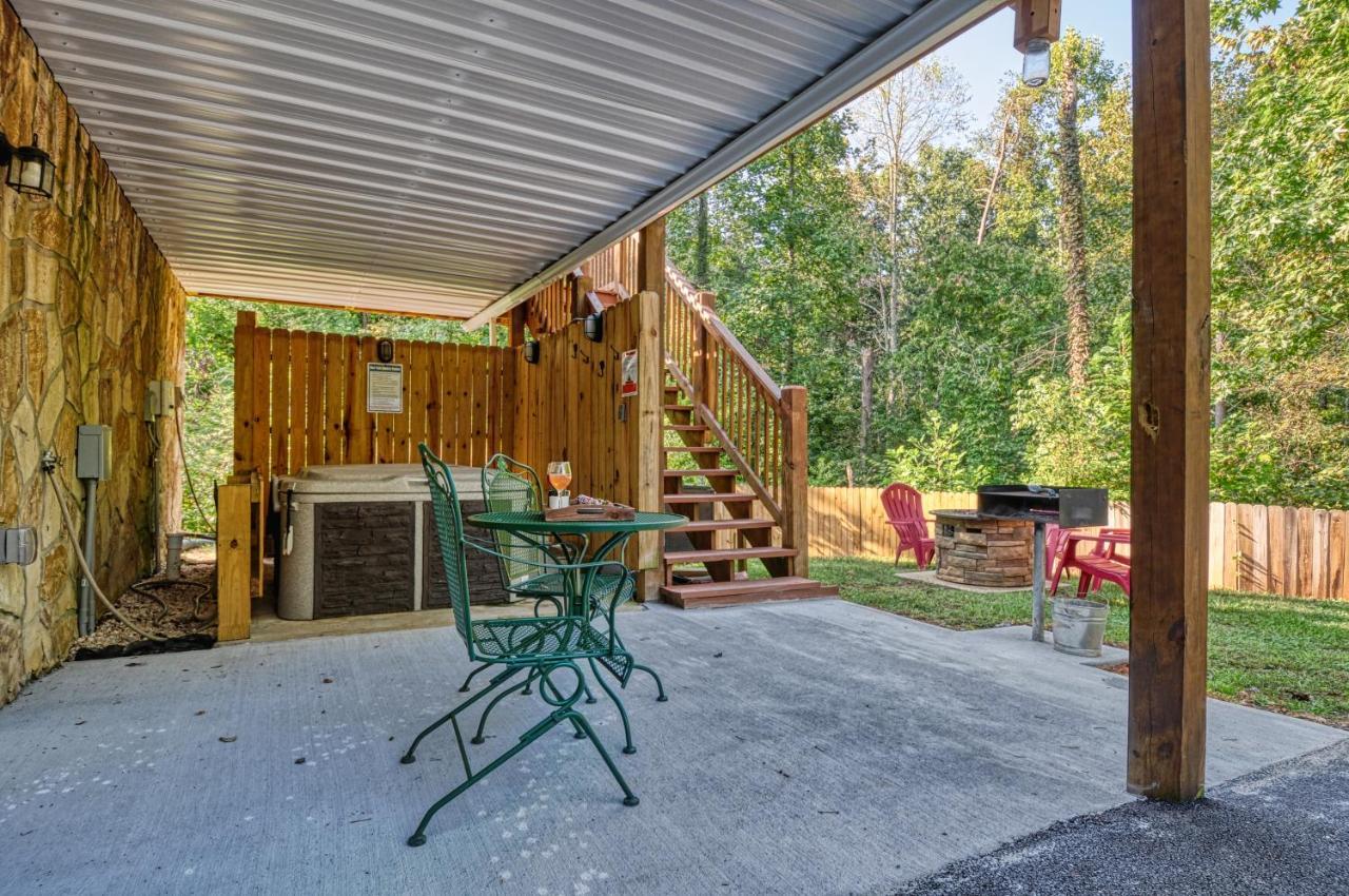 Moonlight Woods Cabin. Beautiful & Relaxing. Villa Sevierville Bagian luar foto