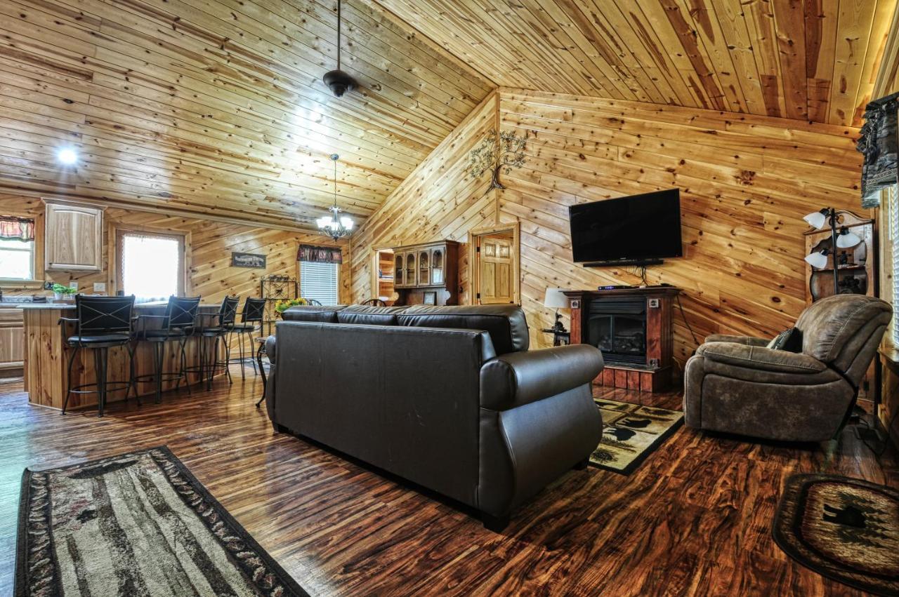 Moonlight Woods Cabin. Beautiful & Relaxing. Villa Sevierville Bagian luar foto