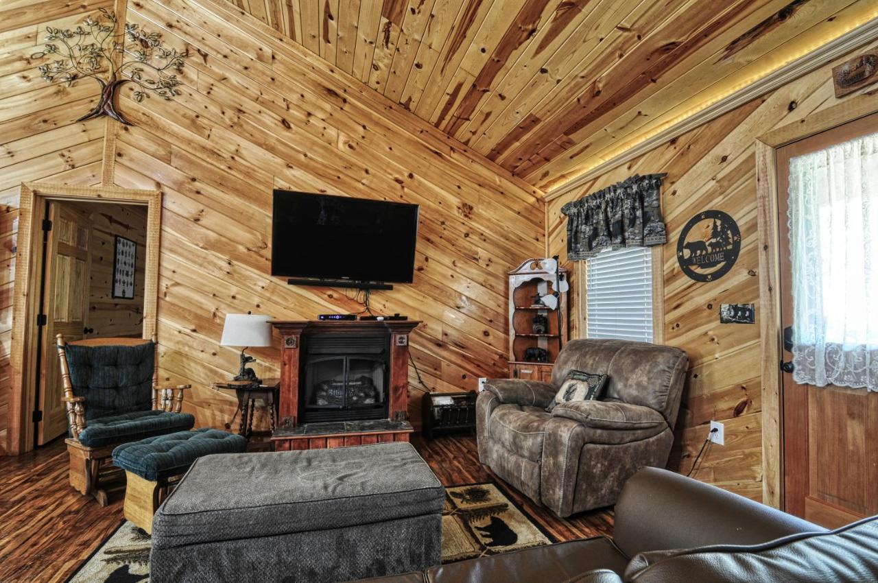 Moonlight Woods Cabin. Beautiful & Relaxing. Villa Sevierville Bagian luar foto